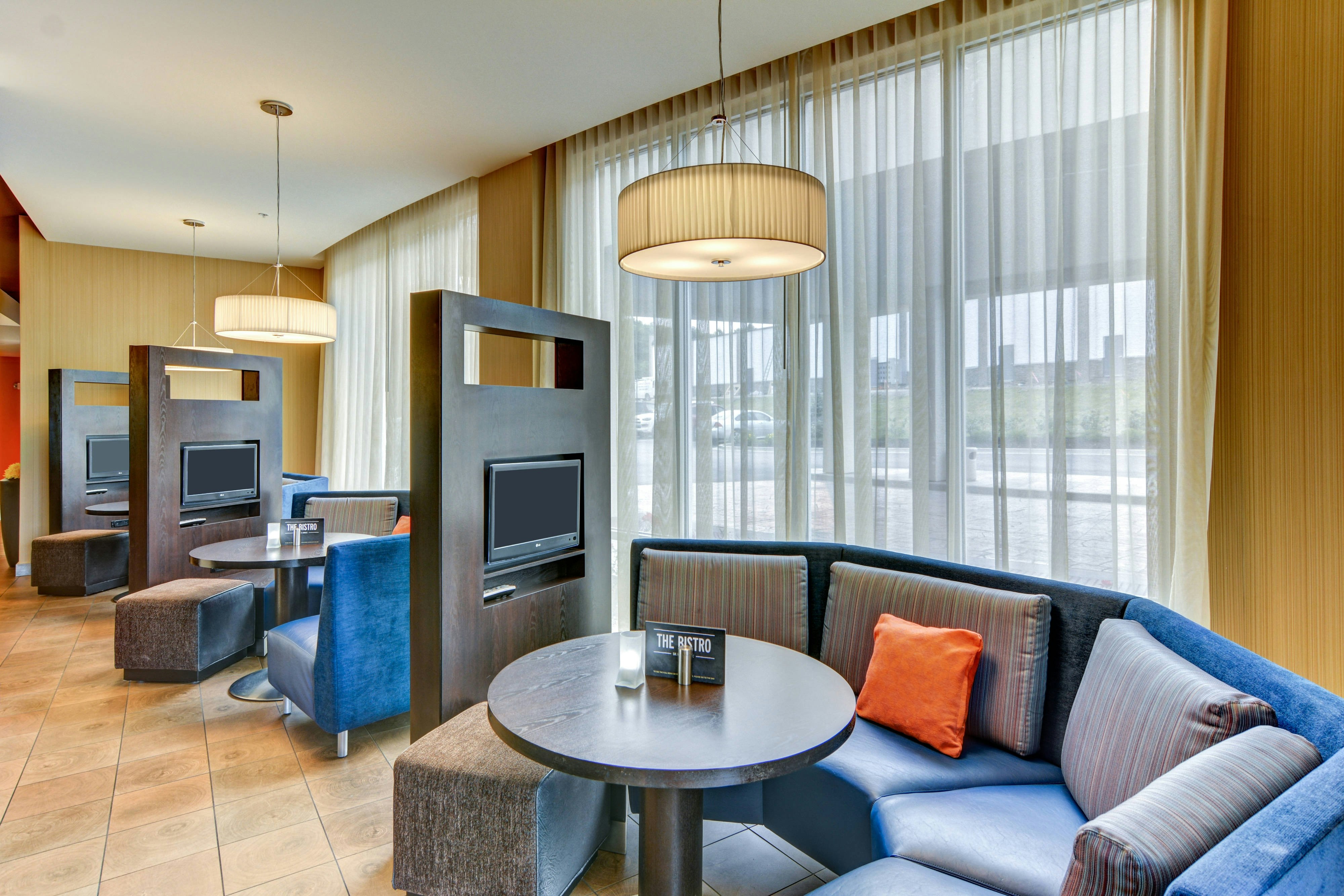 Courtyard by Marriott Bridgeport Clarksburg 25/43