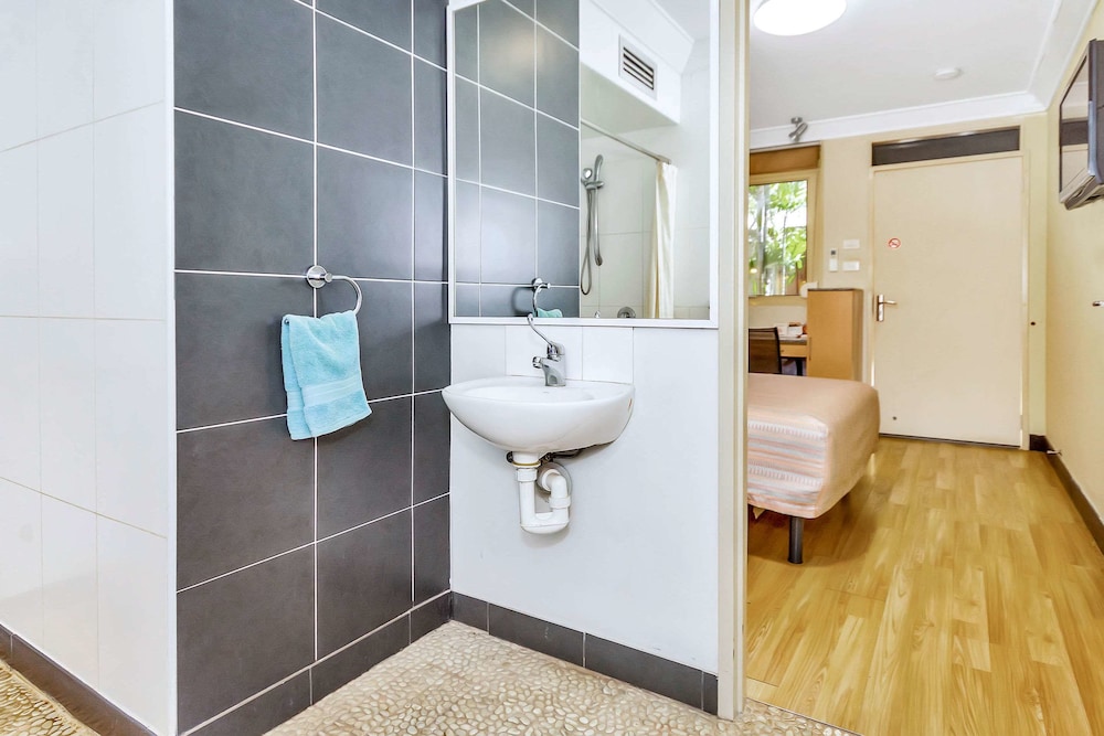 Econo Lodge Karratha 50/50