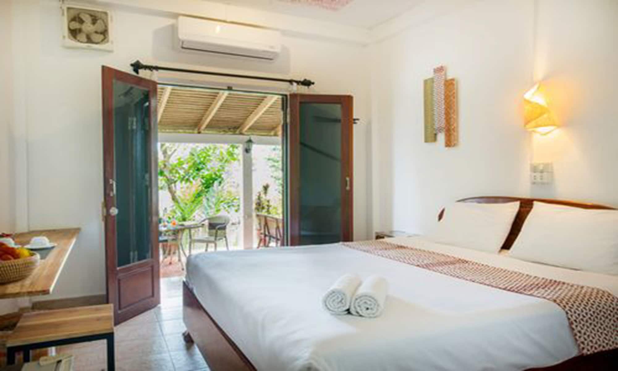 DELUXE, DOUBLE BED, BALCONY