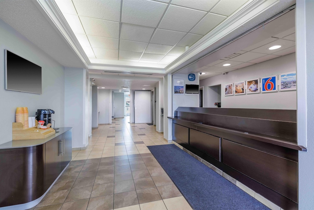Motel6 Albuquerque, NM - North 13/62