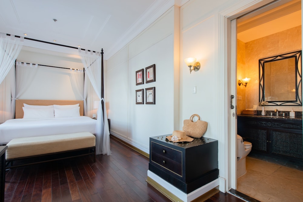 Sunrise Nha Trang Beach Hotel and Spa 12/78