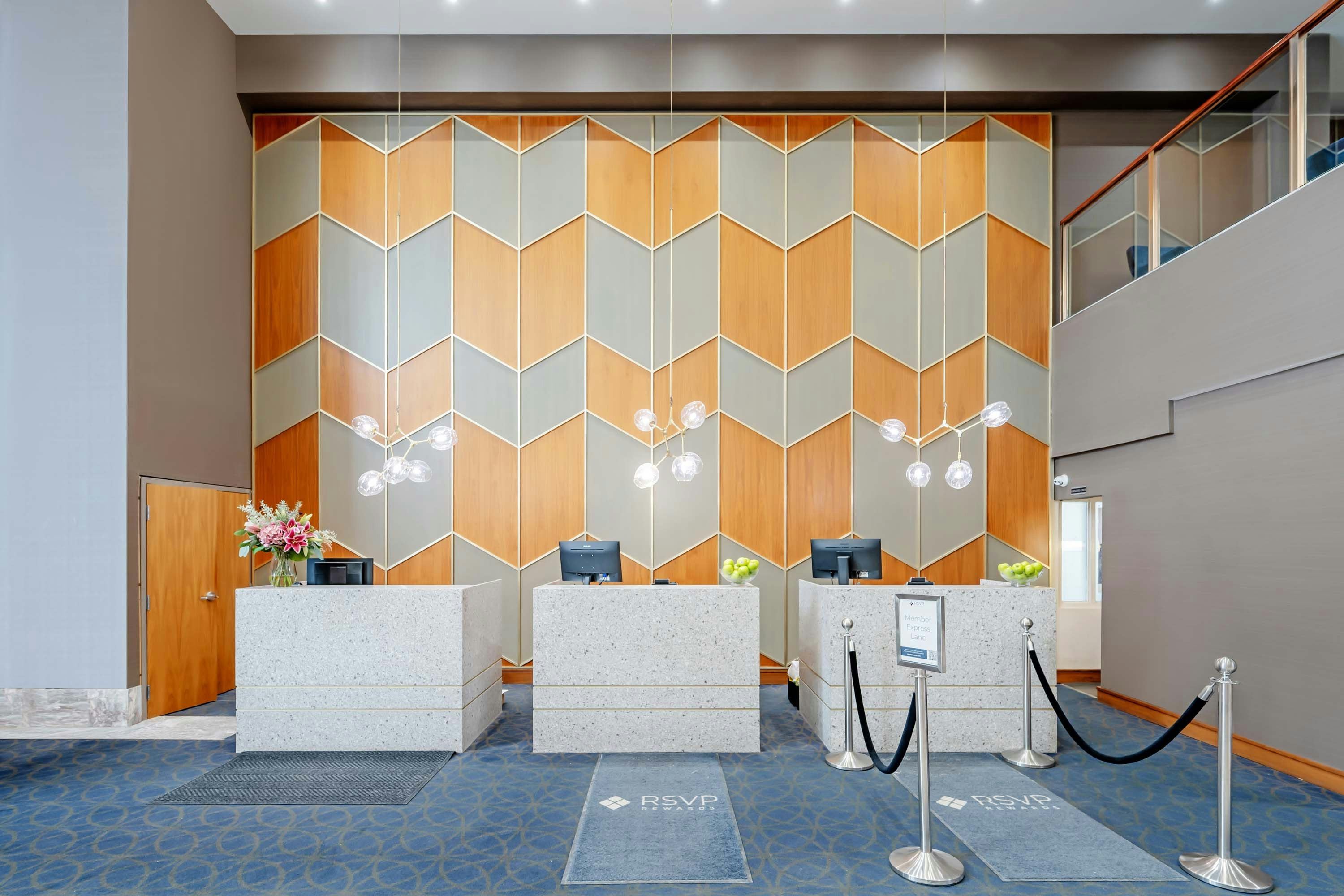 Sandman Signature Mississauga Hotel 5/31
