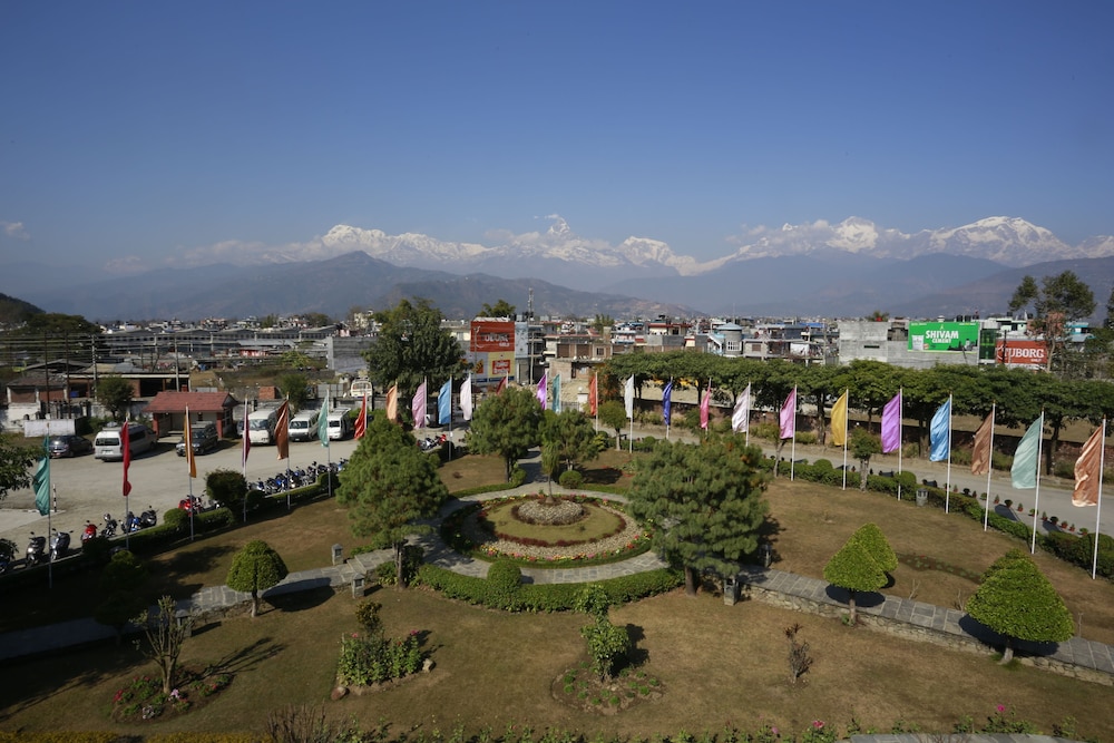 Pokhara Grande 78/80