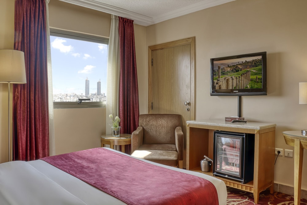 DELUXE, DOUBLE BED