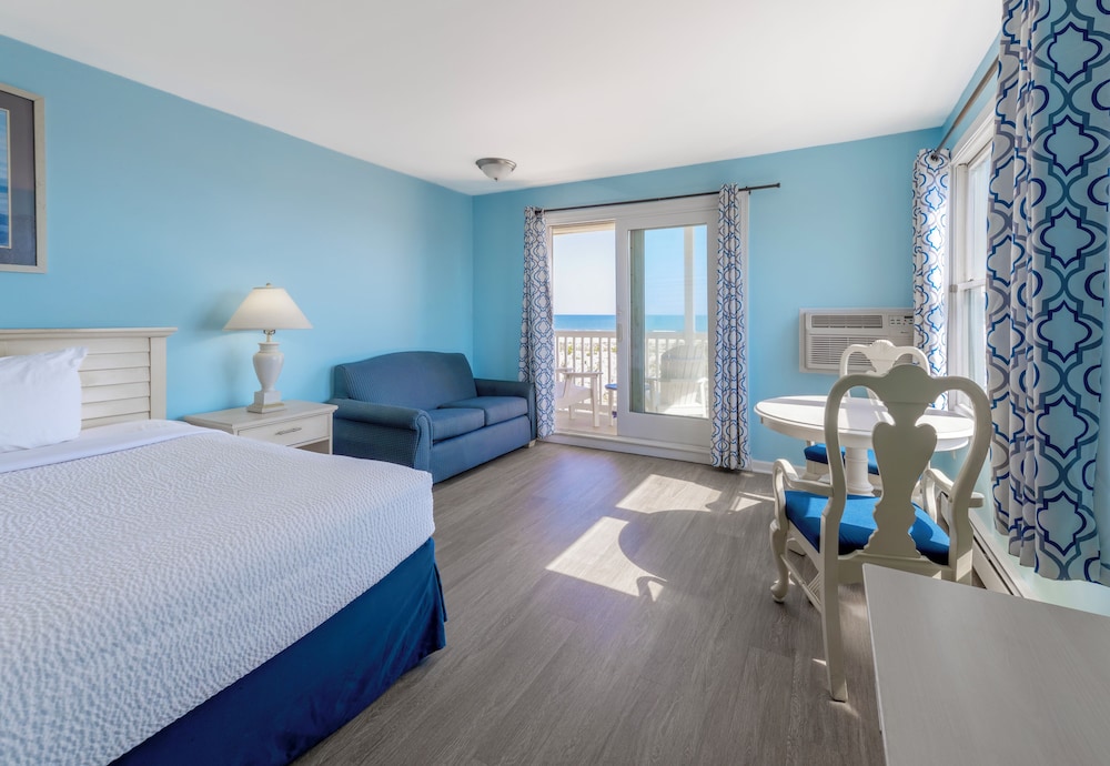 Premier, King Bed, Ocean Front, Balcony