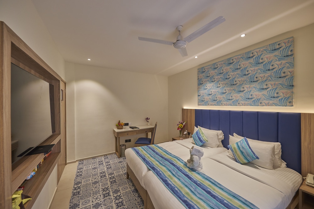 CLUB, KING BED