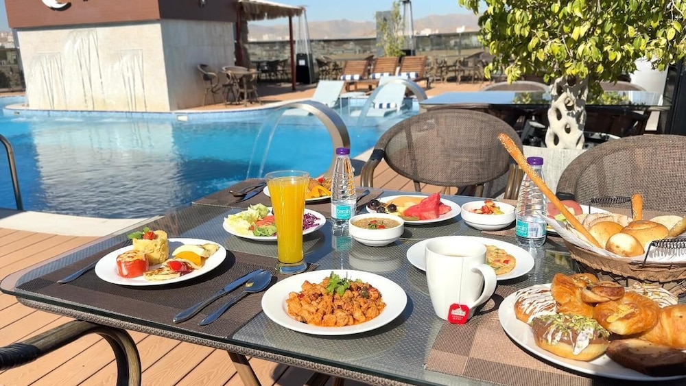 Le Reve Hotel 124/134