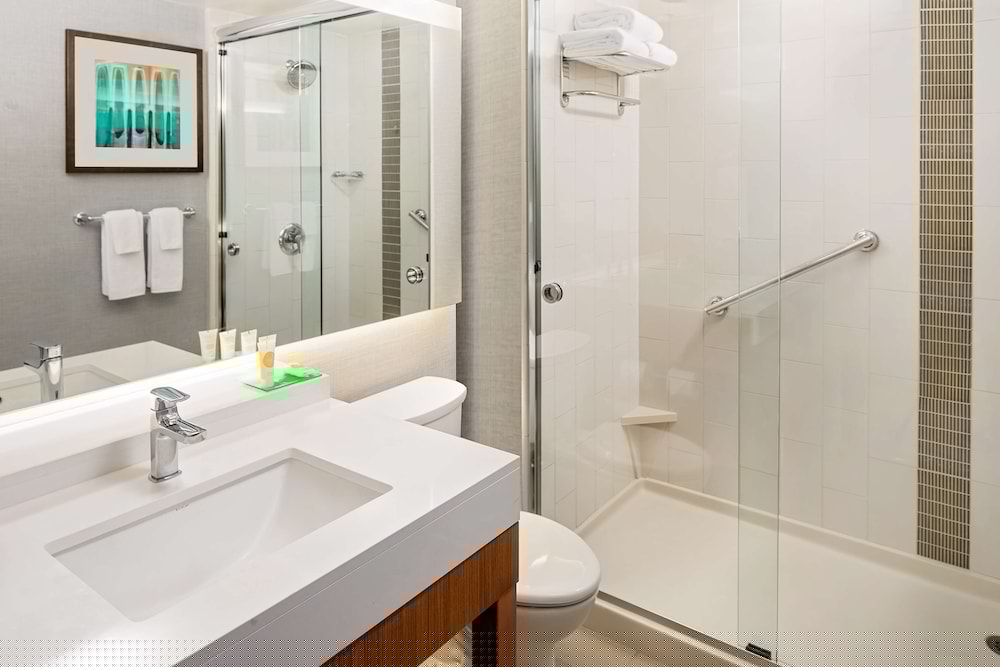 Hyatt Place Glendale/Los Angeles 11/55