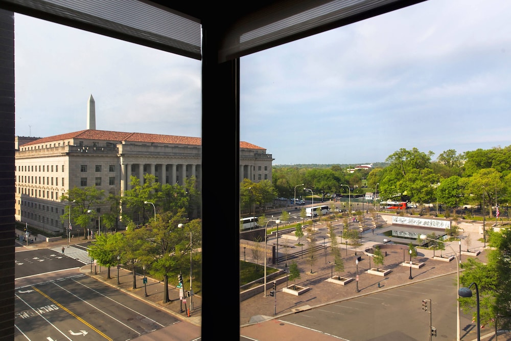 JW Marriott Washington, DC 25/53