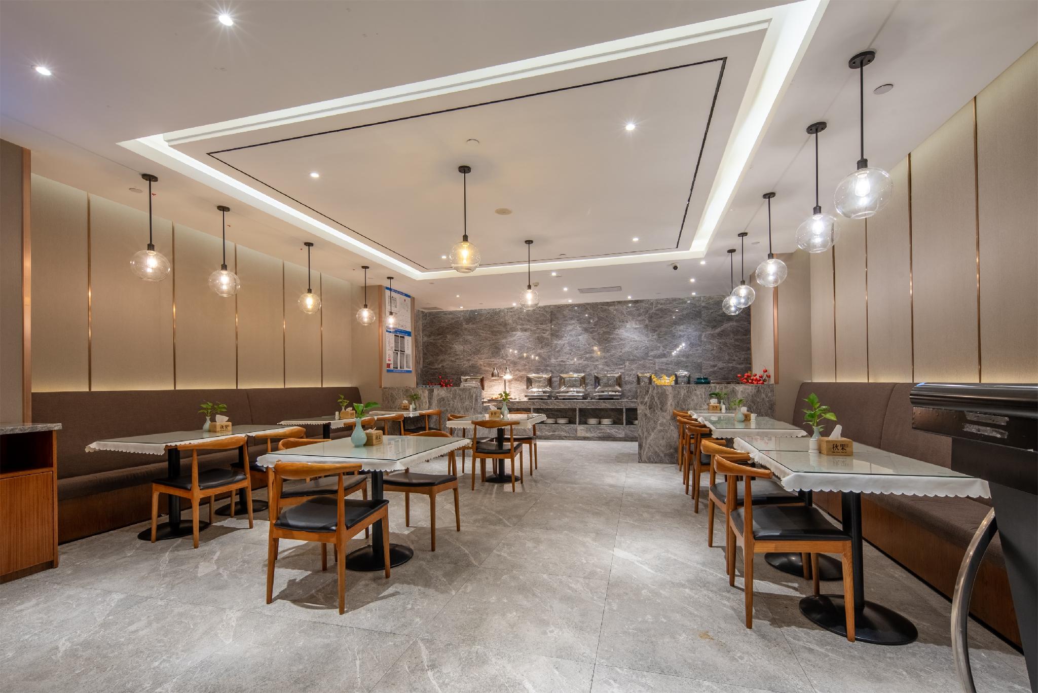 Zhongqing Qiuguo Hotel (Guangzhou Beijing Road Pedestrian Street Zhongshan Memorial Hall Branch) 28/30