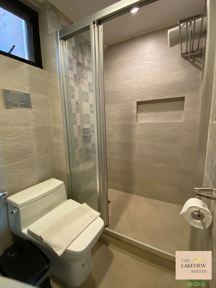 Lakeview Suites 33/68