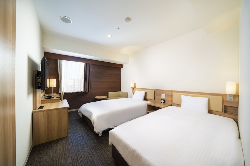 ROOM, TWIN BEDS