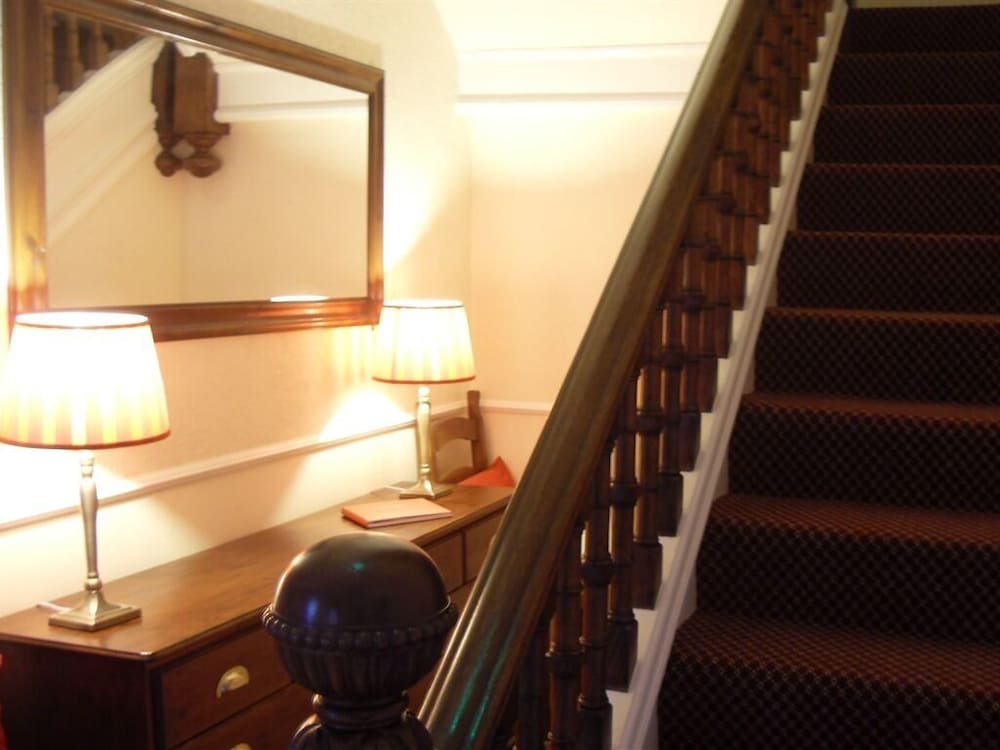Powys Lodge - Guest House 11/19