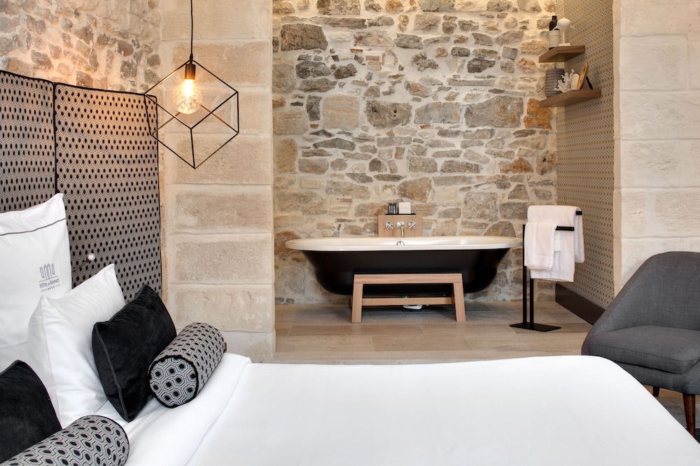 Boutique Hotel des Remparts 50/50