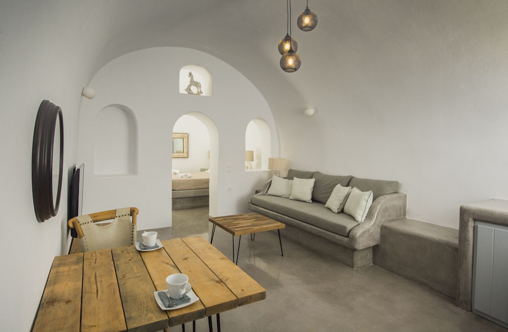 Aqua Serenity Santorini Luxury Suites 23/50