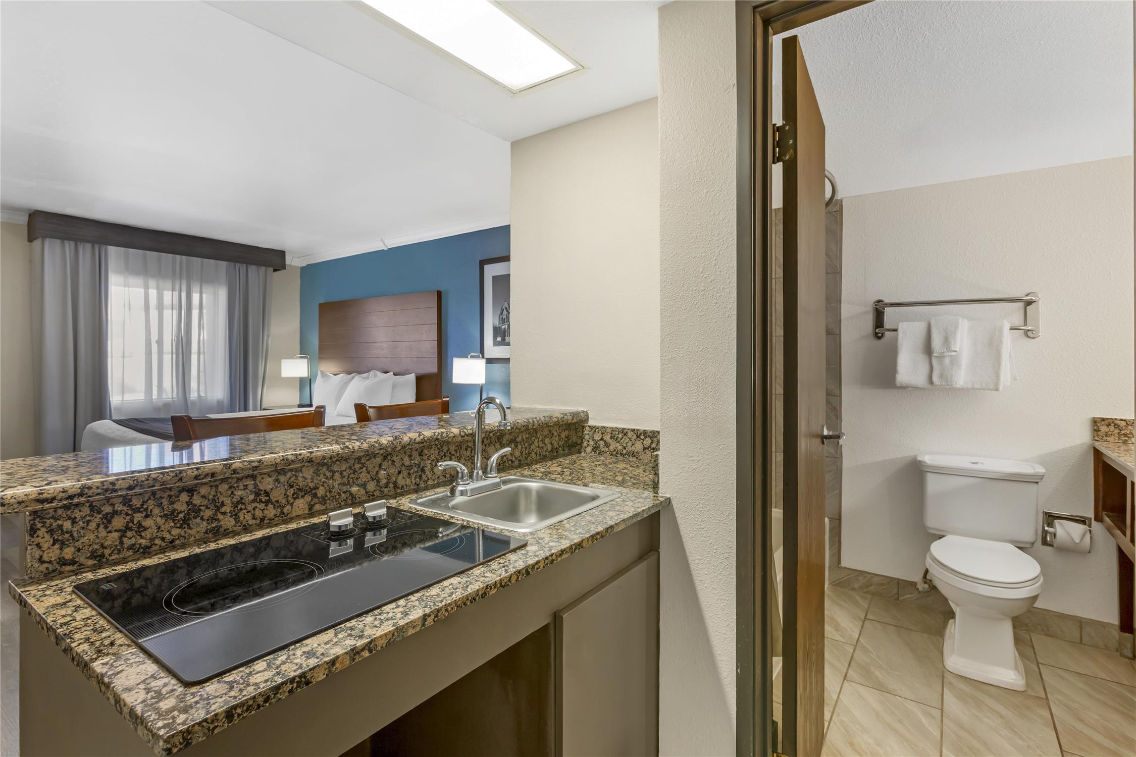 Best Western InnSuites Tucson Foothills Hotel & Suites 21/21