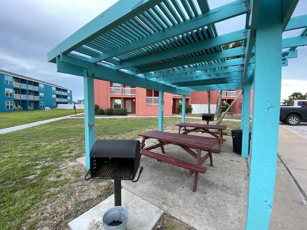 Executive Keys Condominiums on the Beach 32/66