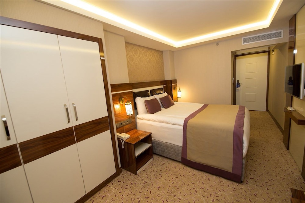 Huzur Thermal Hotel 10/50