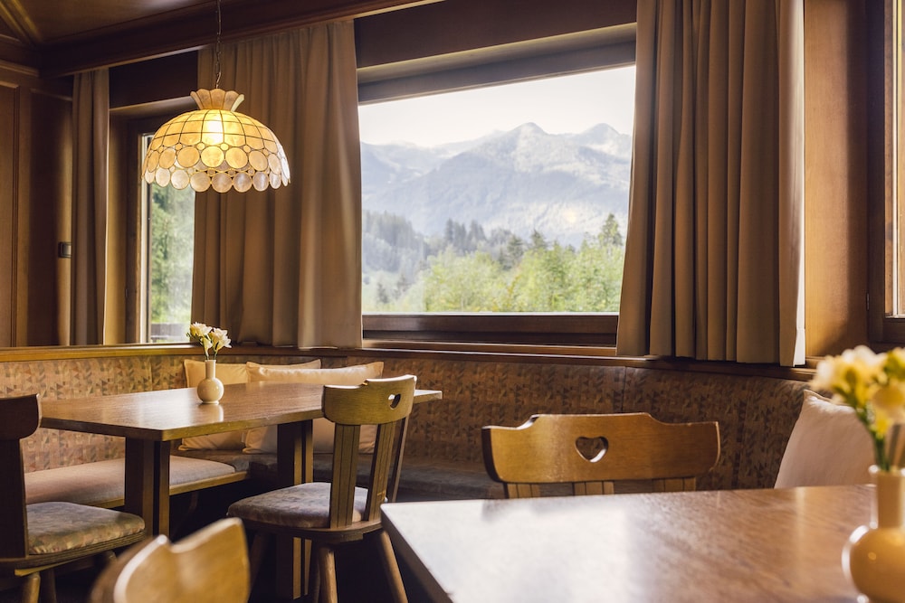 Hotel Auren 34/48
