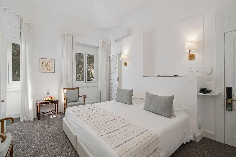 Manor, House, Double or Twin Bed, Garden View