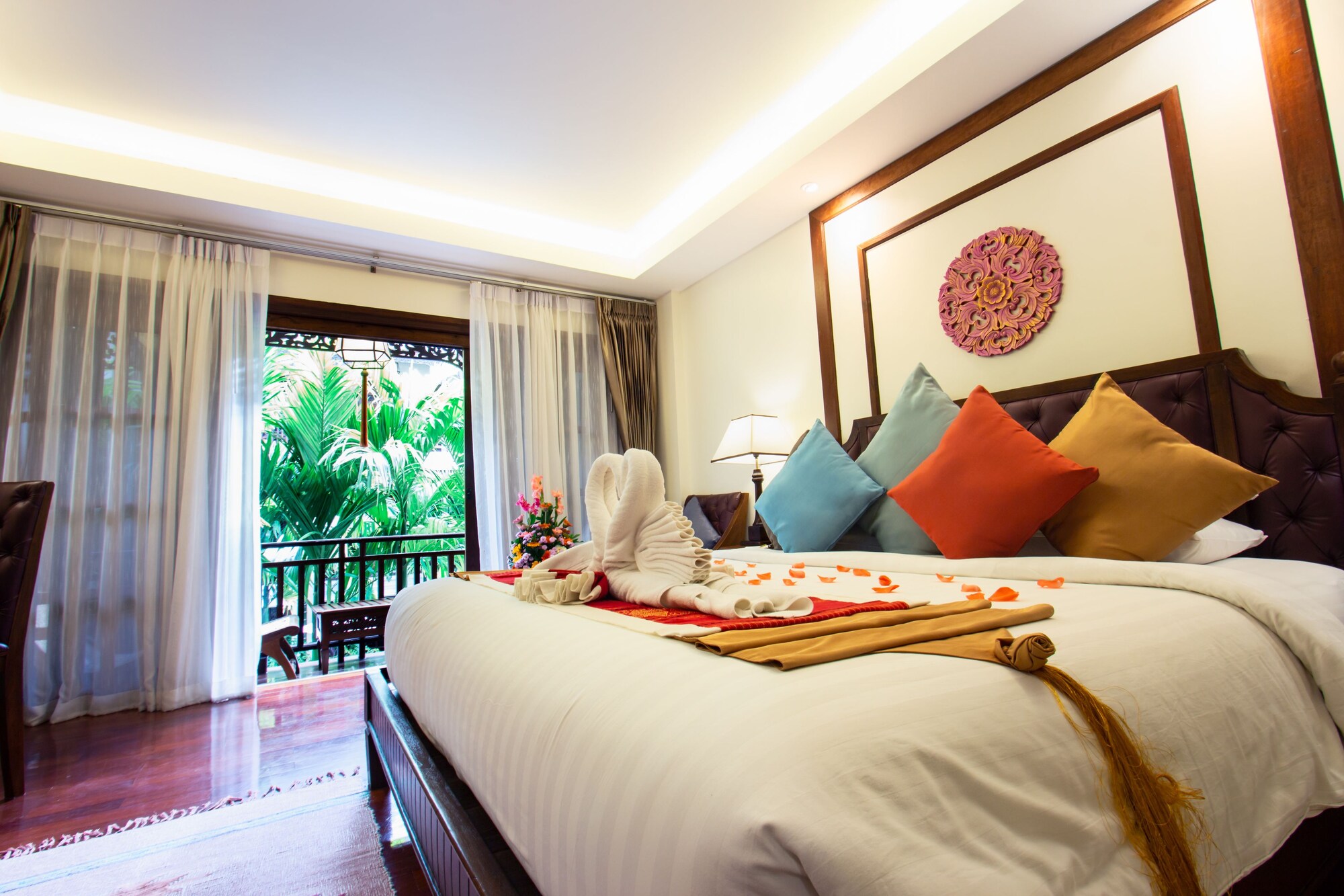 DELUXE, DOUBLE BED