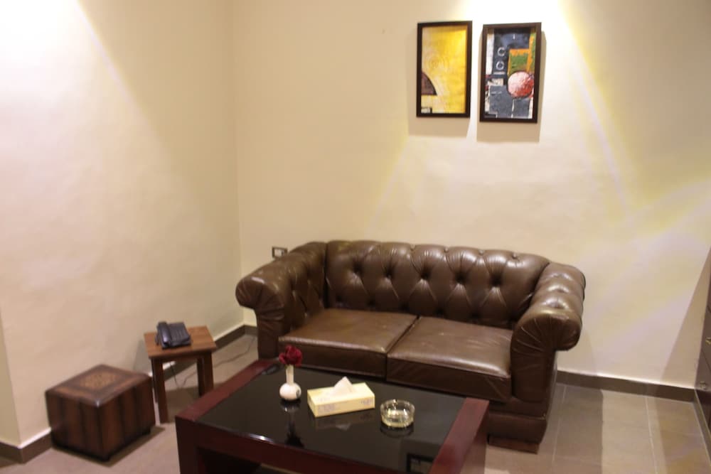 RUM HOTELS - AL WALEED 37/66