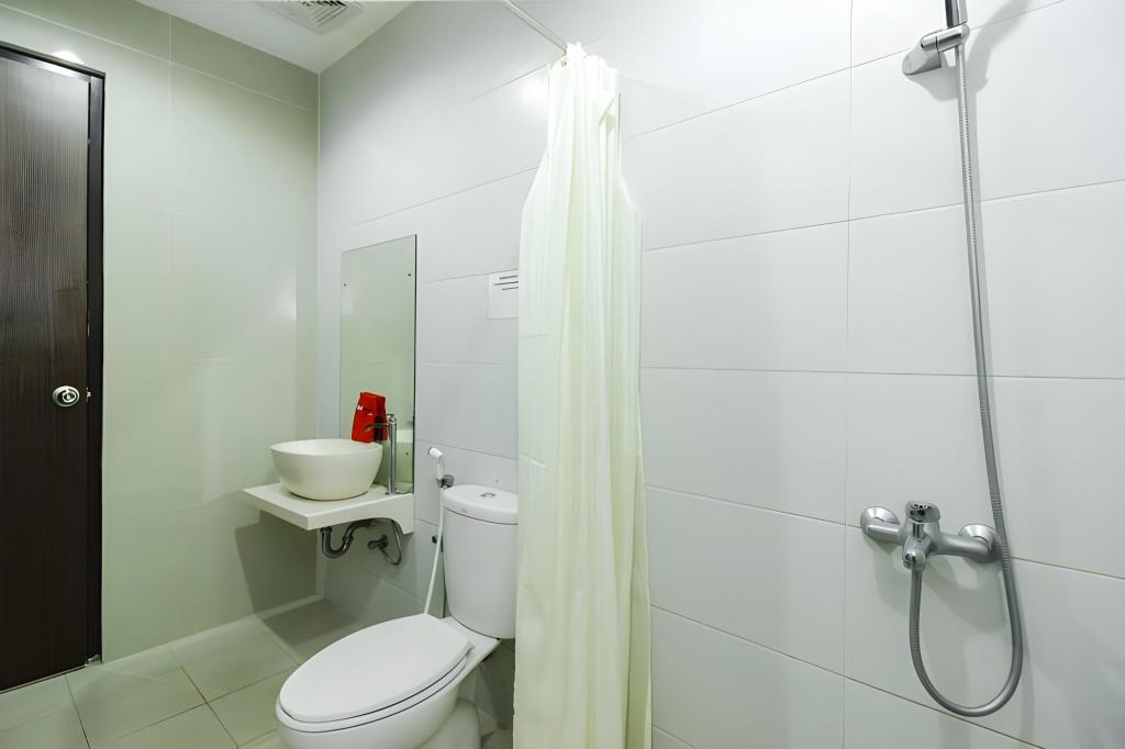 Reddoorz Plus @ Tb Simatupang 46/49