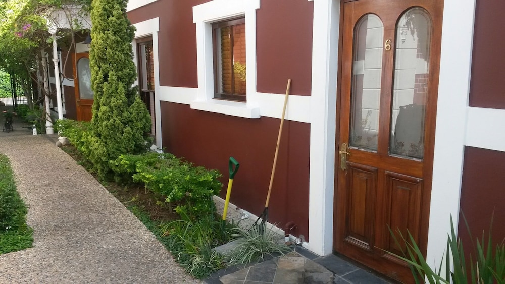 Roosenwijn Guest House 4/29