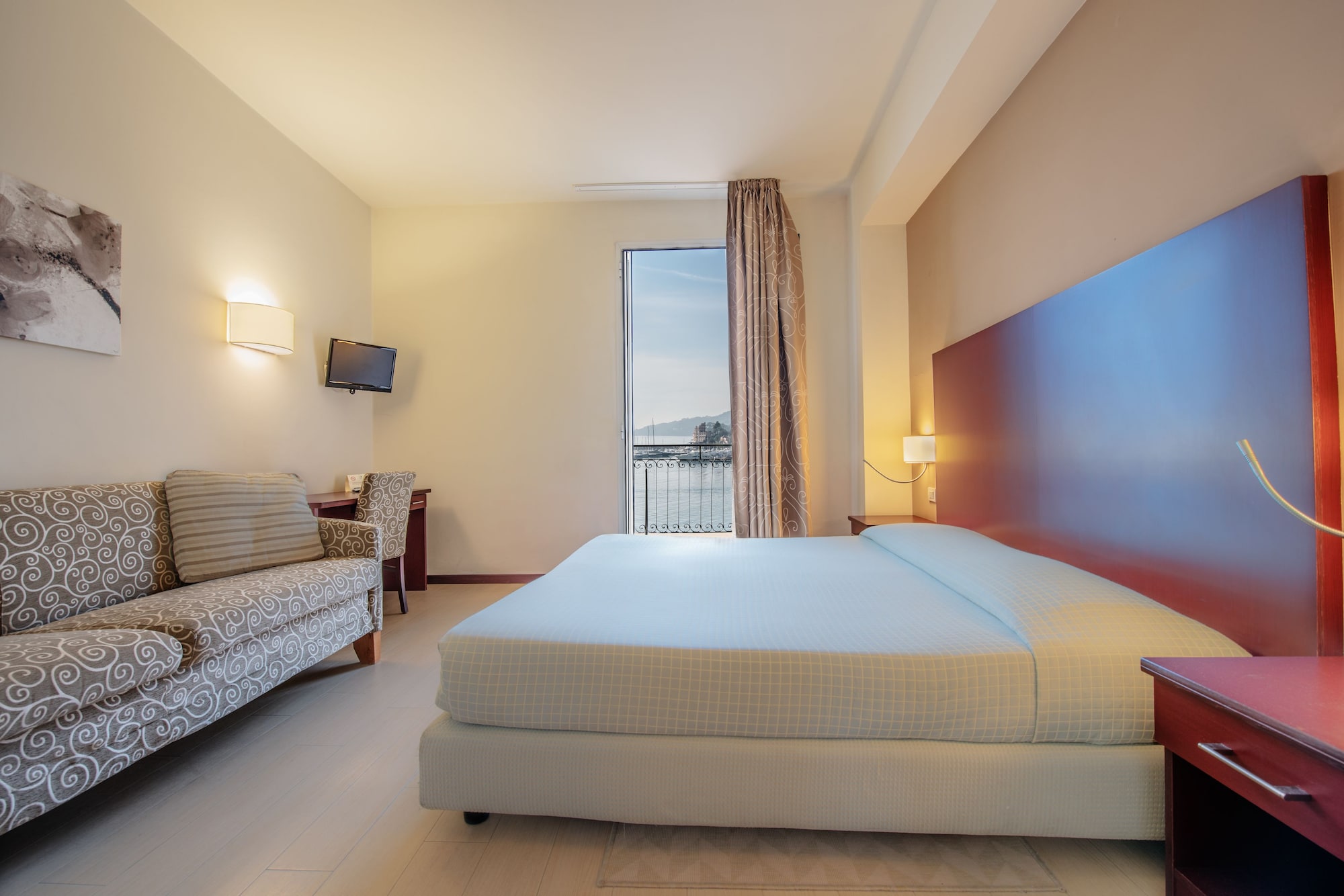 ROOM, TRIPLE, SEA VIEW