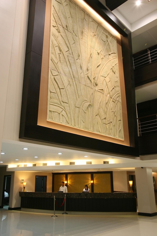 Tanza Oasis Hotel And Resort 5/50