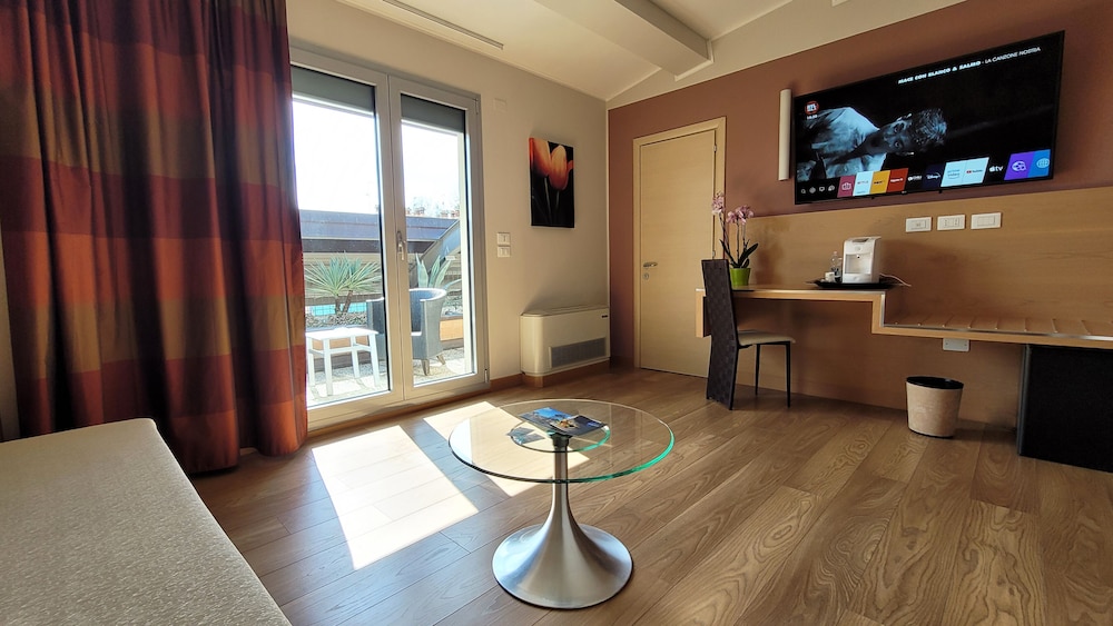 Relais Bellaria Hotel And Congressi 36/52