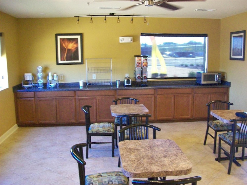 Americas Best Value Inn Tupelo Leeb Drive 29/33