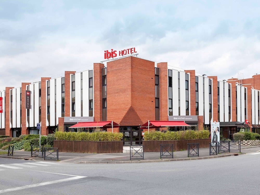 HOTEL IBIS Evry Courcouronnes 1/48