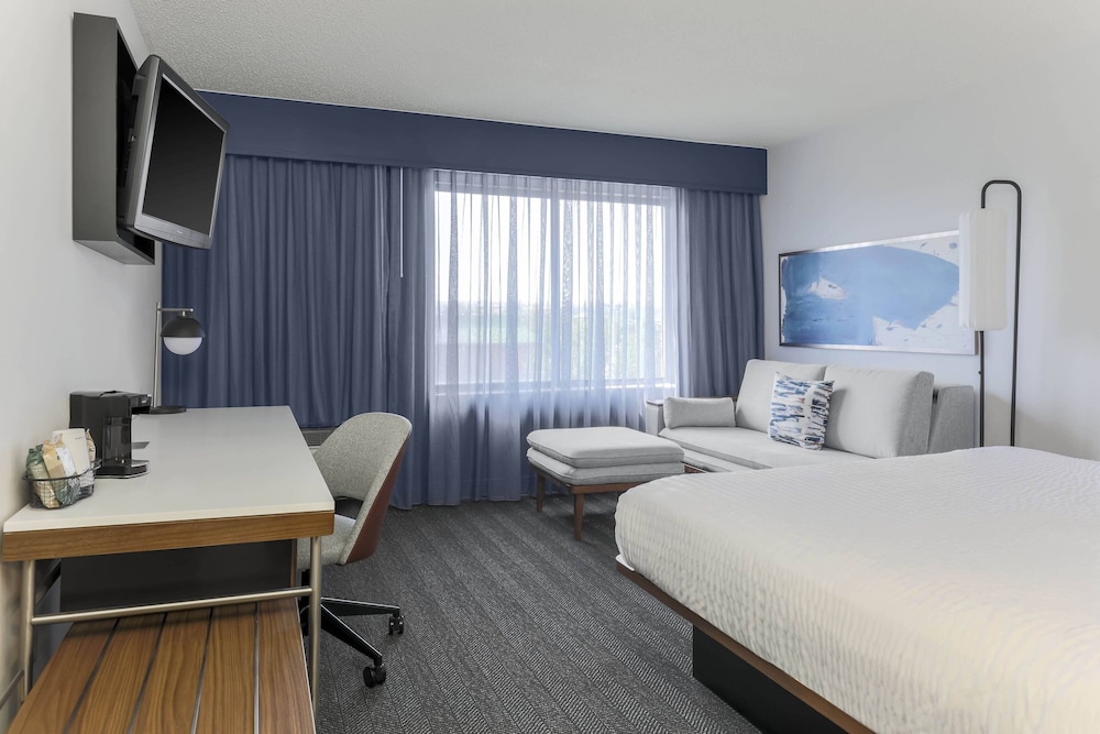 Courtyard by Marriott Boulder Broomfield 3/30