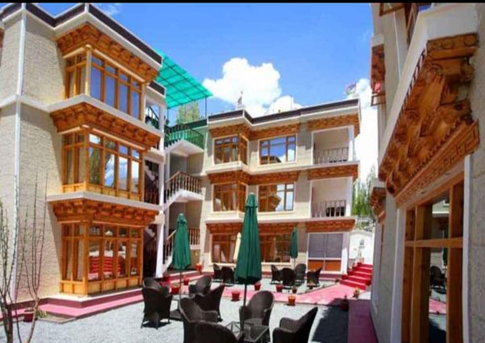 Hotel Om Ladakh 7/19