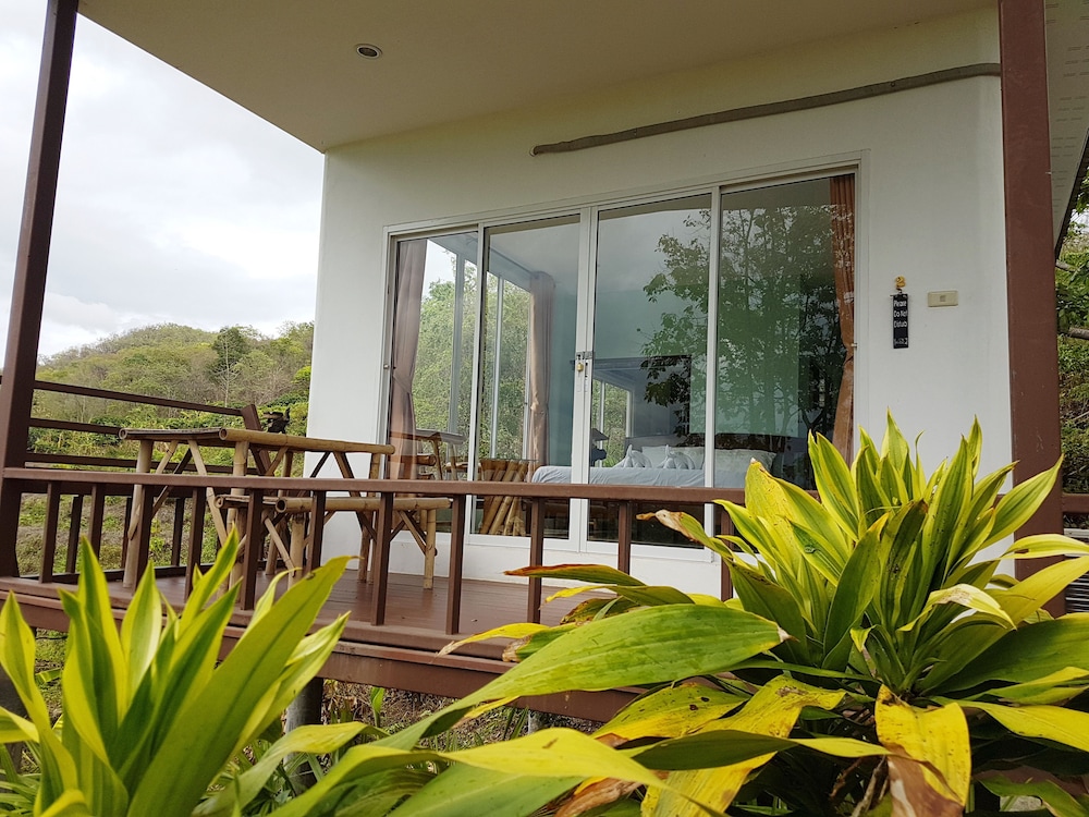 Chang Pai Hill - Adults Only 33/50