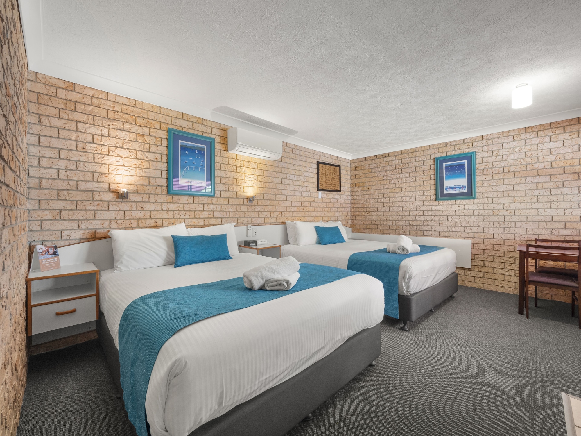 Deluxe, 2 Queen Beds