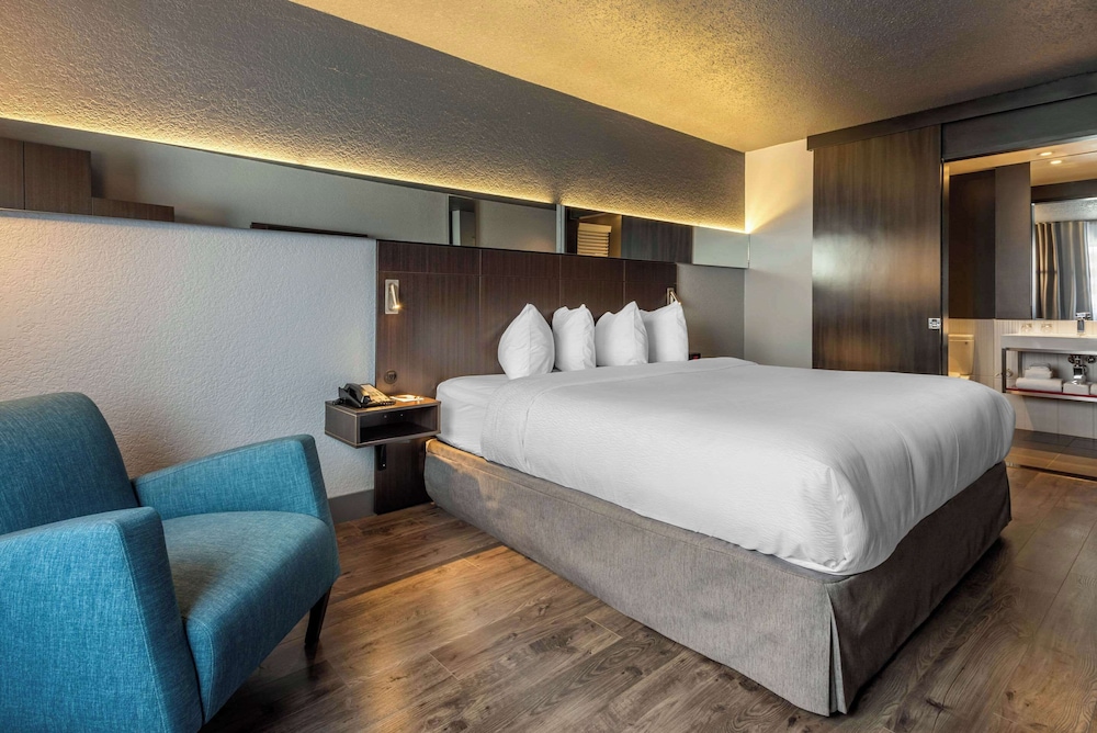 Standard, King Bed, Hotel Quartier An Ascend Hotel Collection 9/10