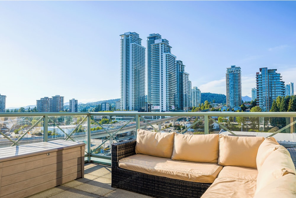 Executive Plaza Hotel Metro Vancouver 35/50