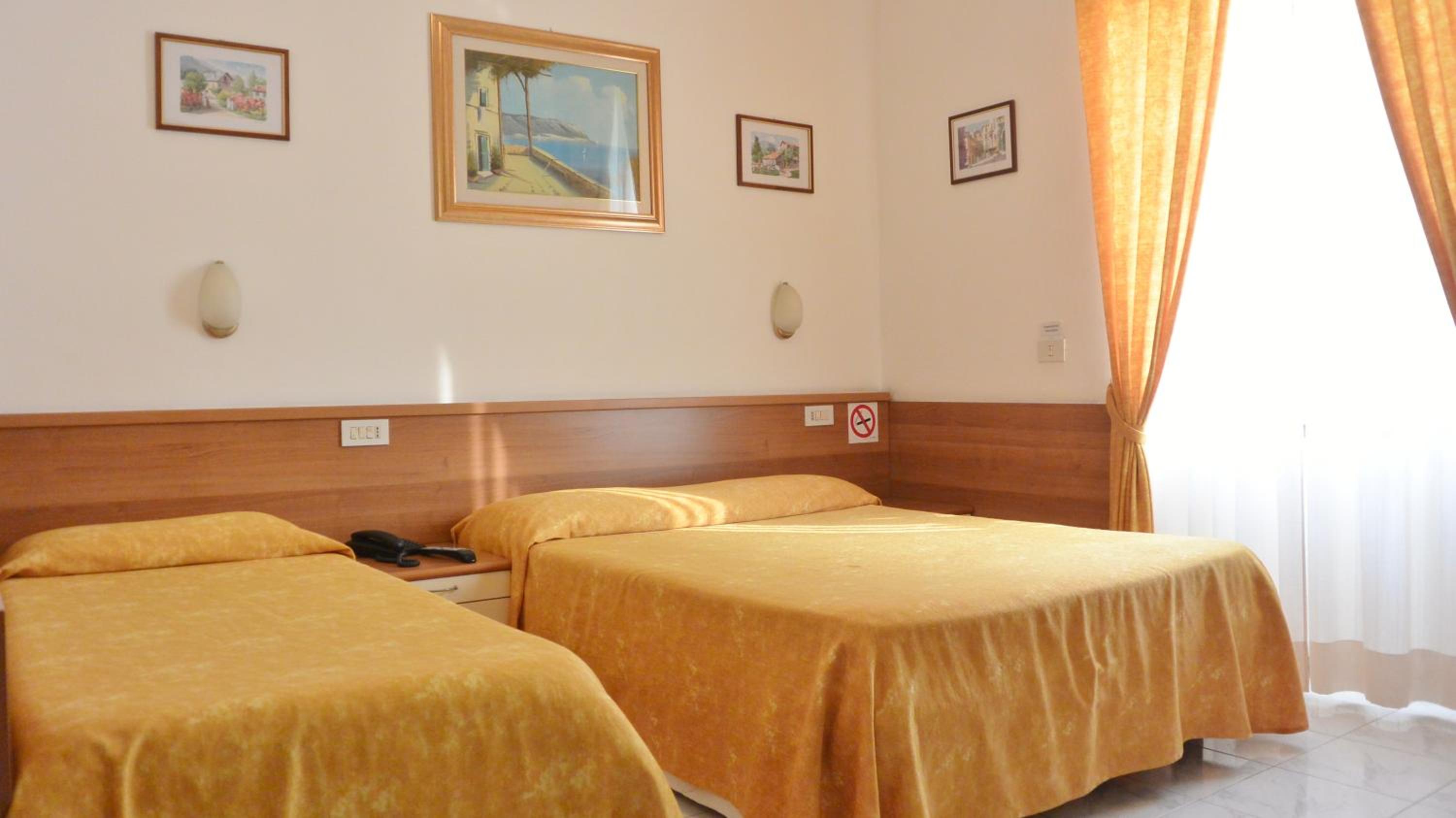 Room, Triple