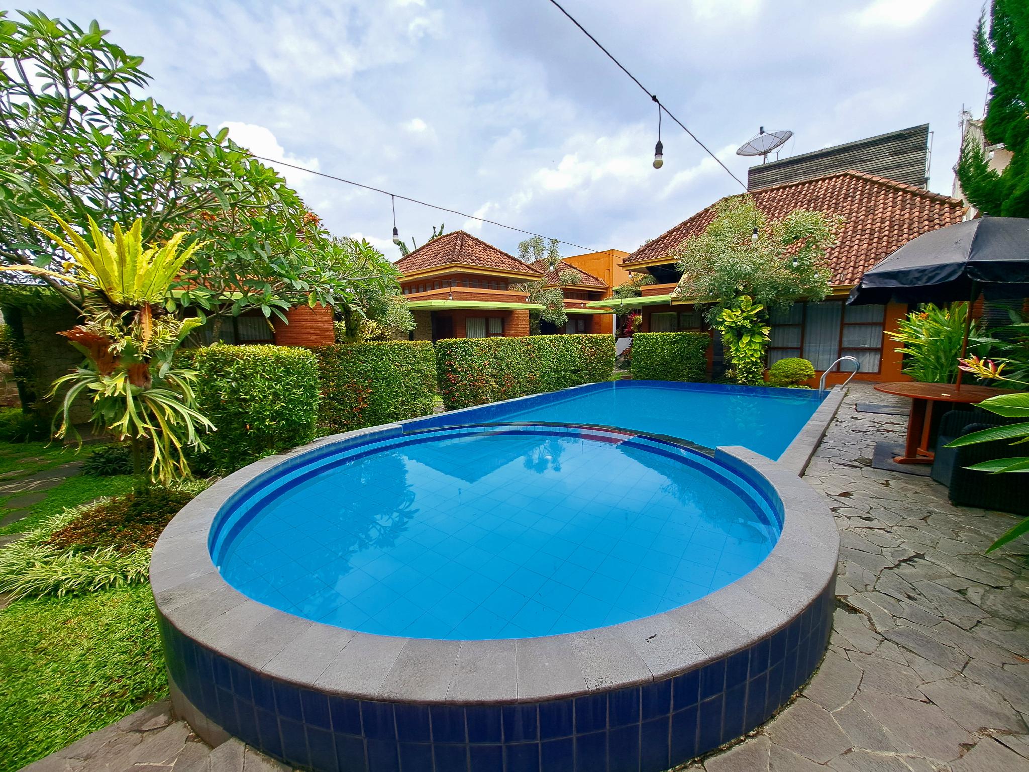 Rumput Resort & Resto 28/34