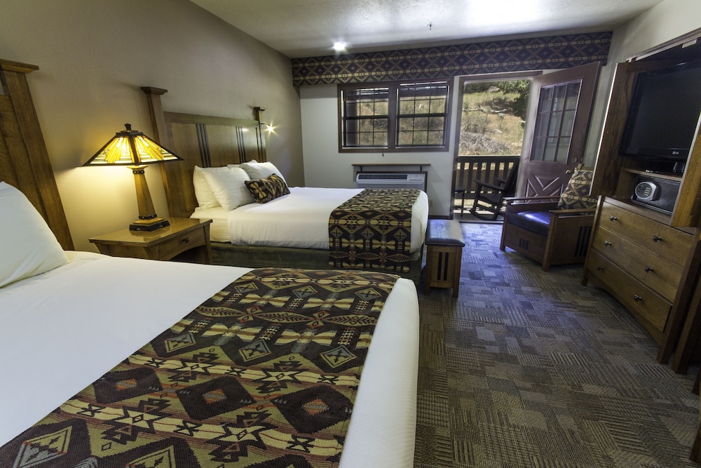 Zion Lodge Inside The Park 9/41