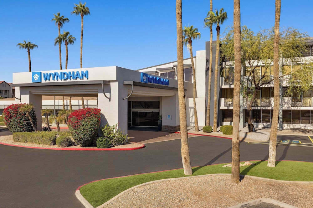 Wyndham Phoenix Airport/ Tempe 44/50