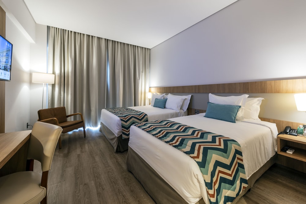 LUXURY, DOUBLE OR TWIN BED