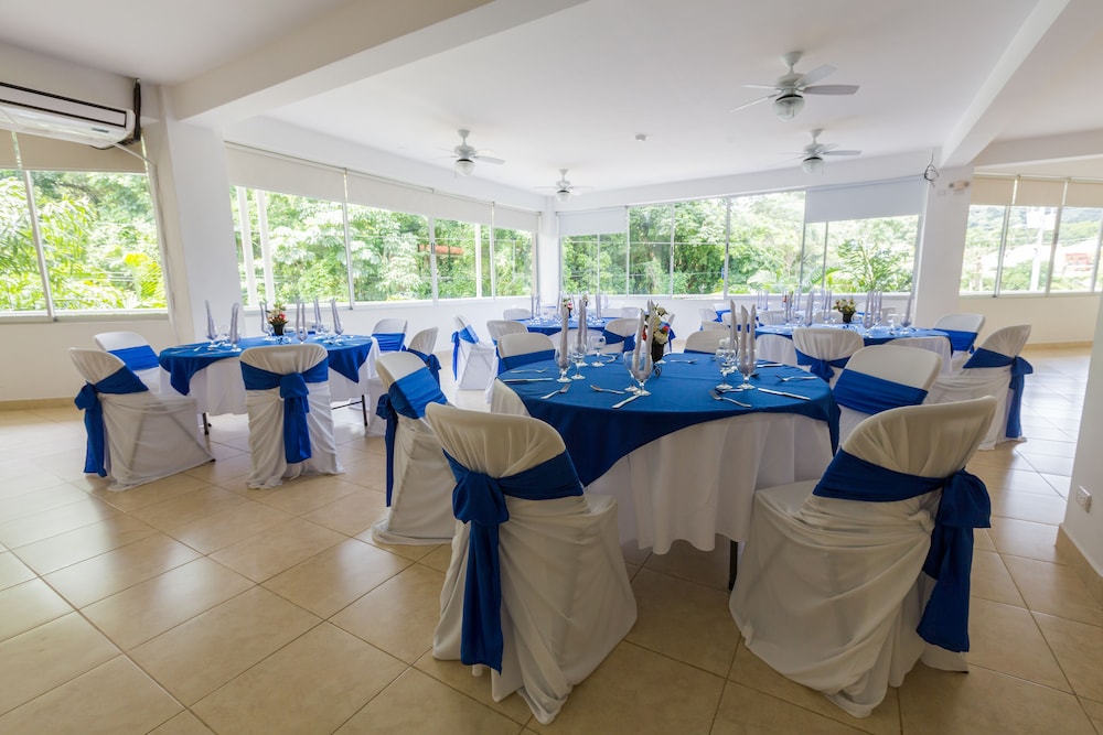Hotel Arenas Punta Leona 44/66
