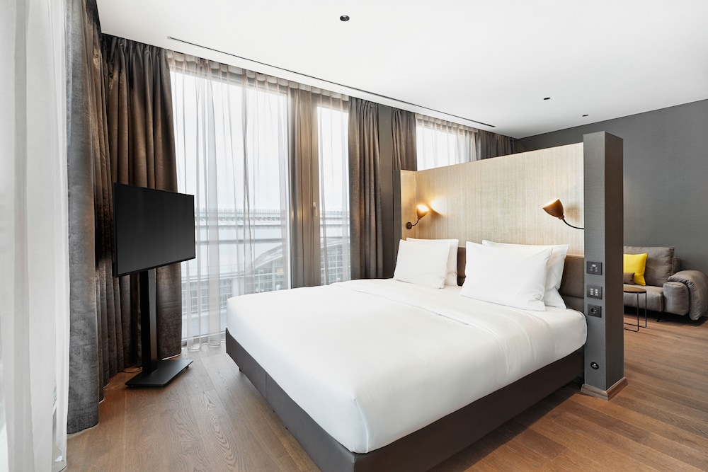Suite, Queen Bed