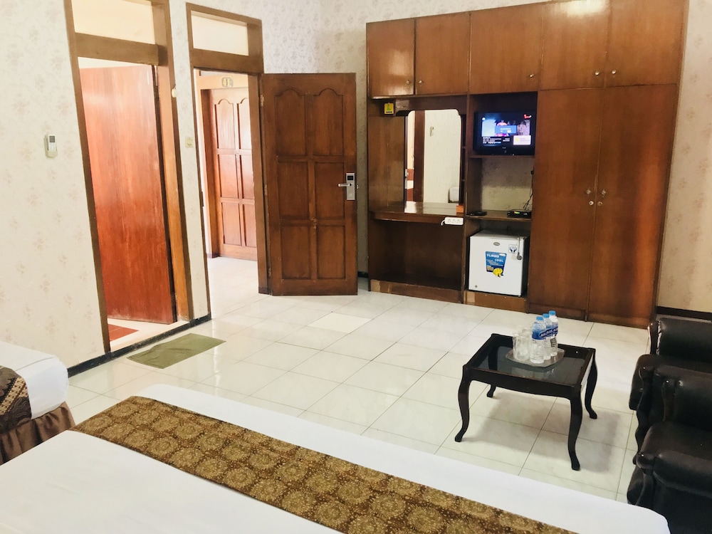 Palapa Hotel 9/50