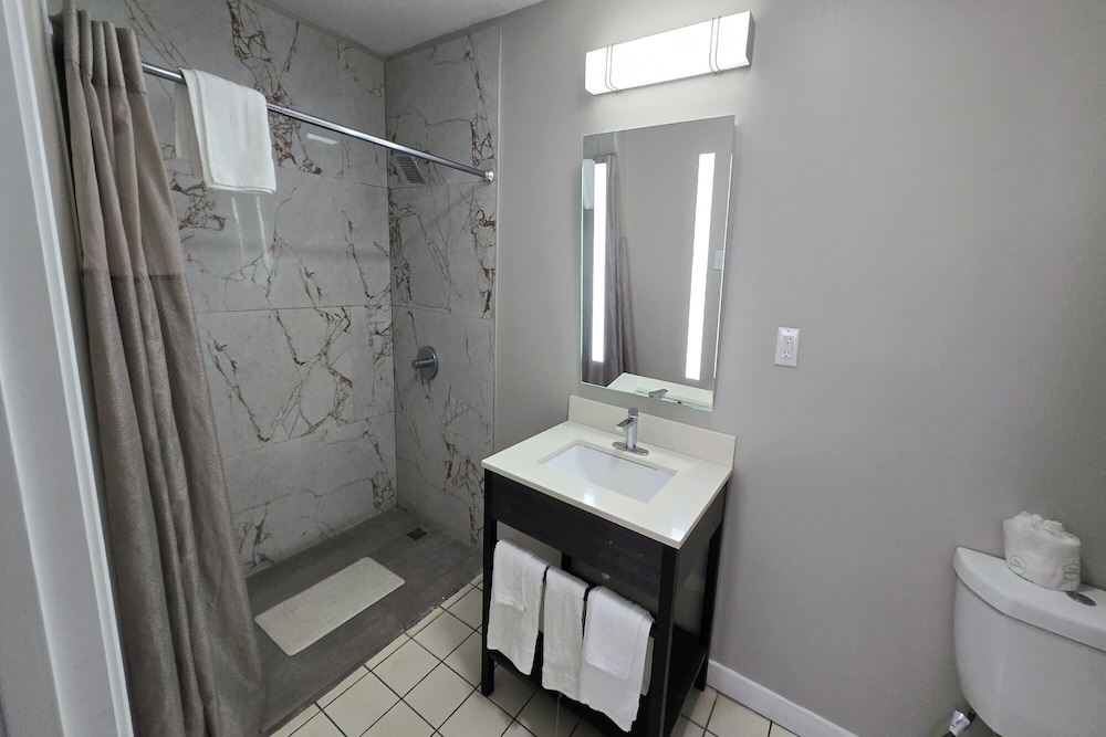Deerfield Inn McComb I-55 41/49
