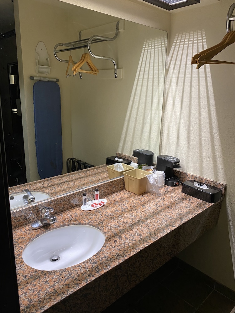 Days Inn by Wyndham Oklahoma City/Moore 26/30