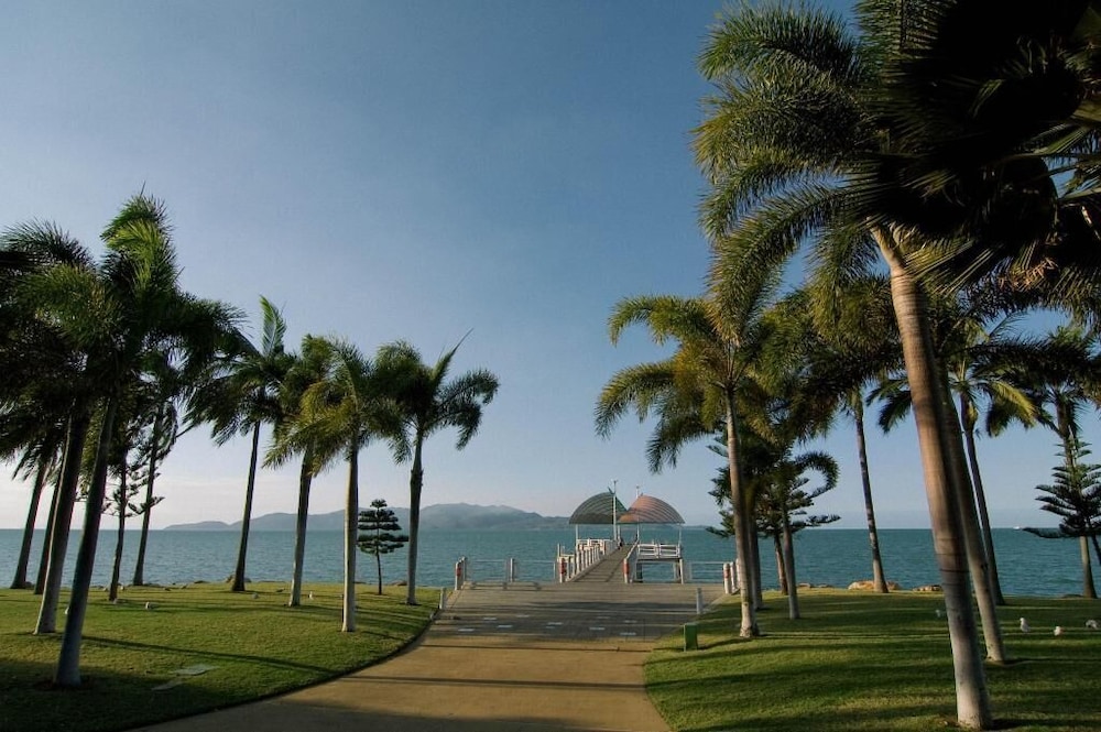MainStay Suites Townsville 19/47